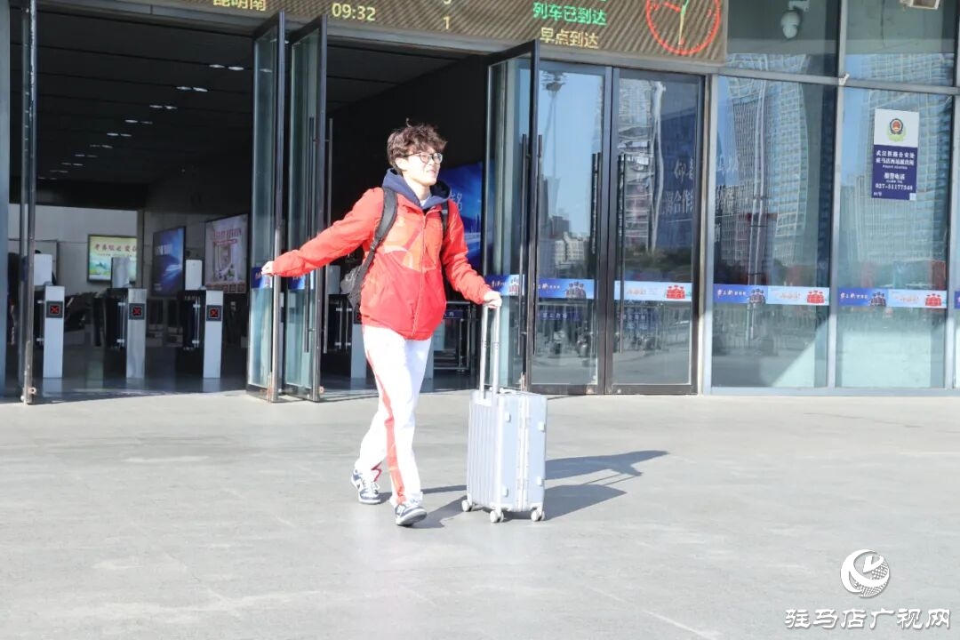 全運冠軍載譽歸 家鄉(xiāng)正陽迎英雄