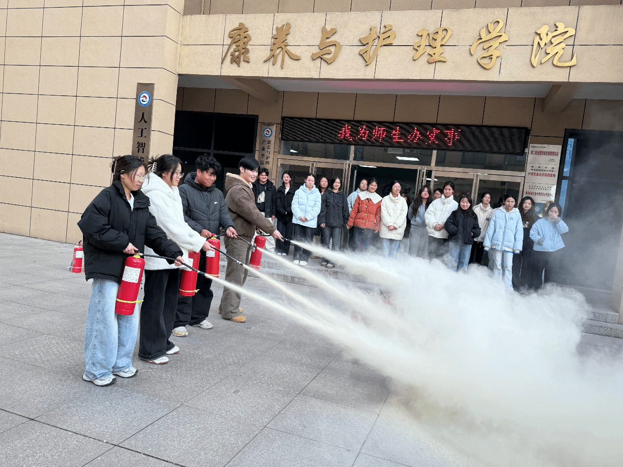  消防演練強技能 部門聯(lián)動護平安 ：駐馬店職業(yè)技術學院康養(yǎng)與護理學院開展消防安全應急演練