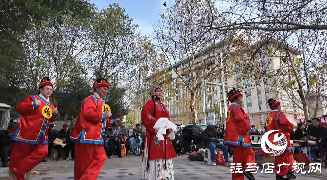 戲曲演出進游園 傳統(tǒng)文化潤民心