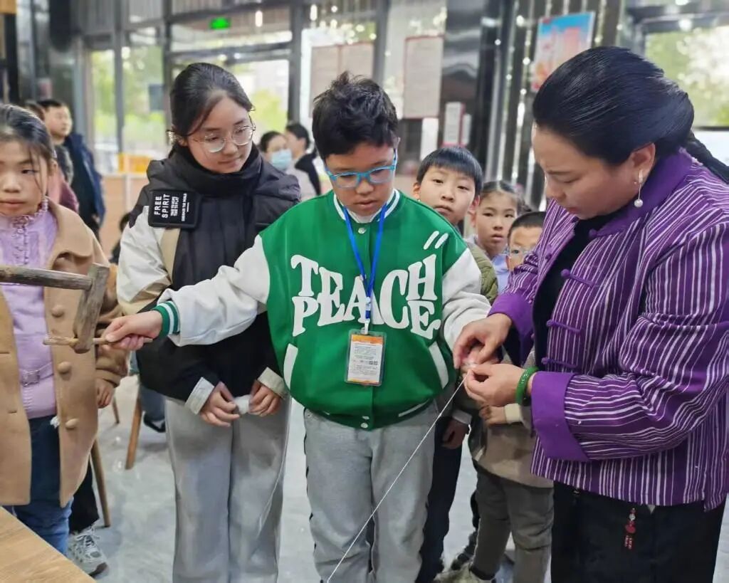 穿“梭”時(shí)光 “布”里生花