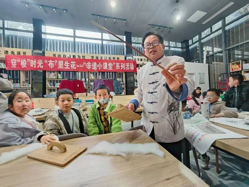 穿“梭”時(shí)光 “布”里生花