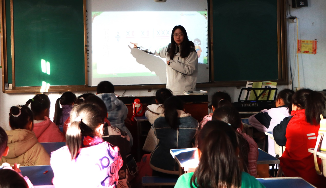  音樂放飛夢想 美育沁潤校園——駐馬店市第十小學開展“美育浸潤校園 助力鄉(xiāng)村少年宮”活動