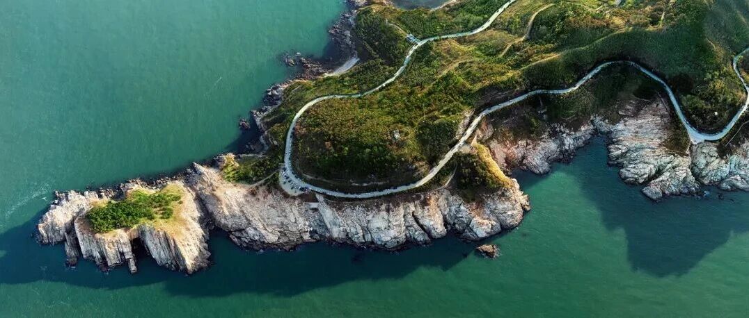 旅游風(fēng)景道：最美風(fēng)景在路上