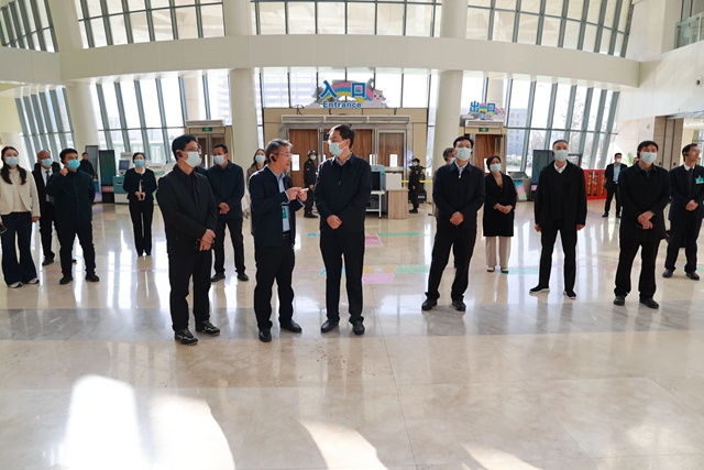 心系醫(yī)保民生 督導(dǎo)便民實效——市政協(xié)觀摩團一行蒞臨駐馬店市中心醫(yī)院調(diào)研指導(dǎo)