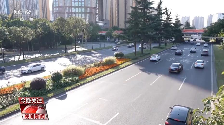 這些行為既危險(xiǎn)又違法！@機(jī)動(dòng)車駕駛?cè)耍熊嚢踩改险?qǐng)查收