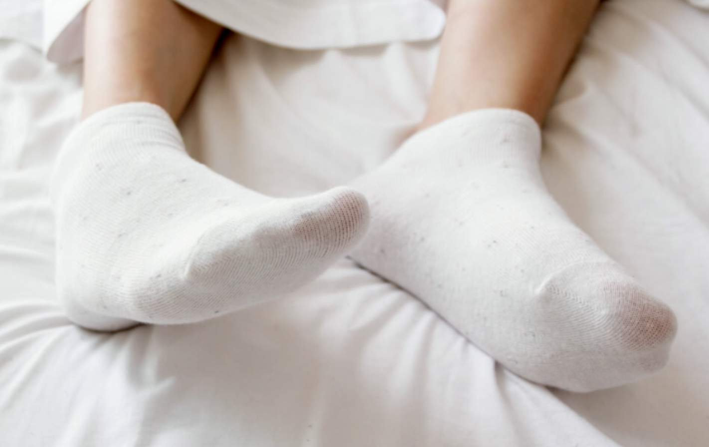 為什么醫(yī)生勸你冬天穿襪子睡覺？這些好處讓人意想不到