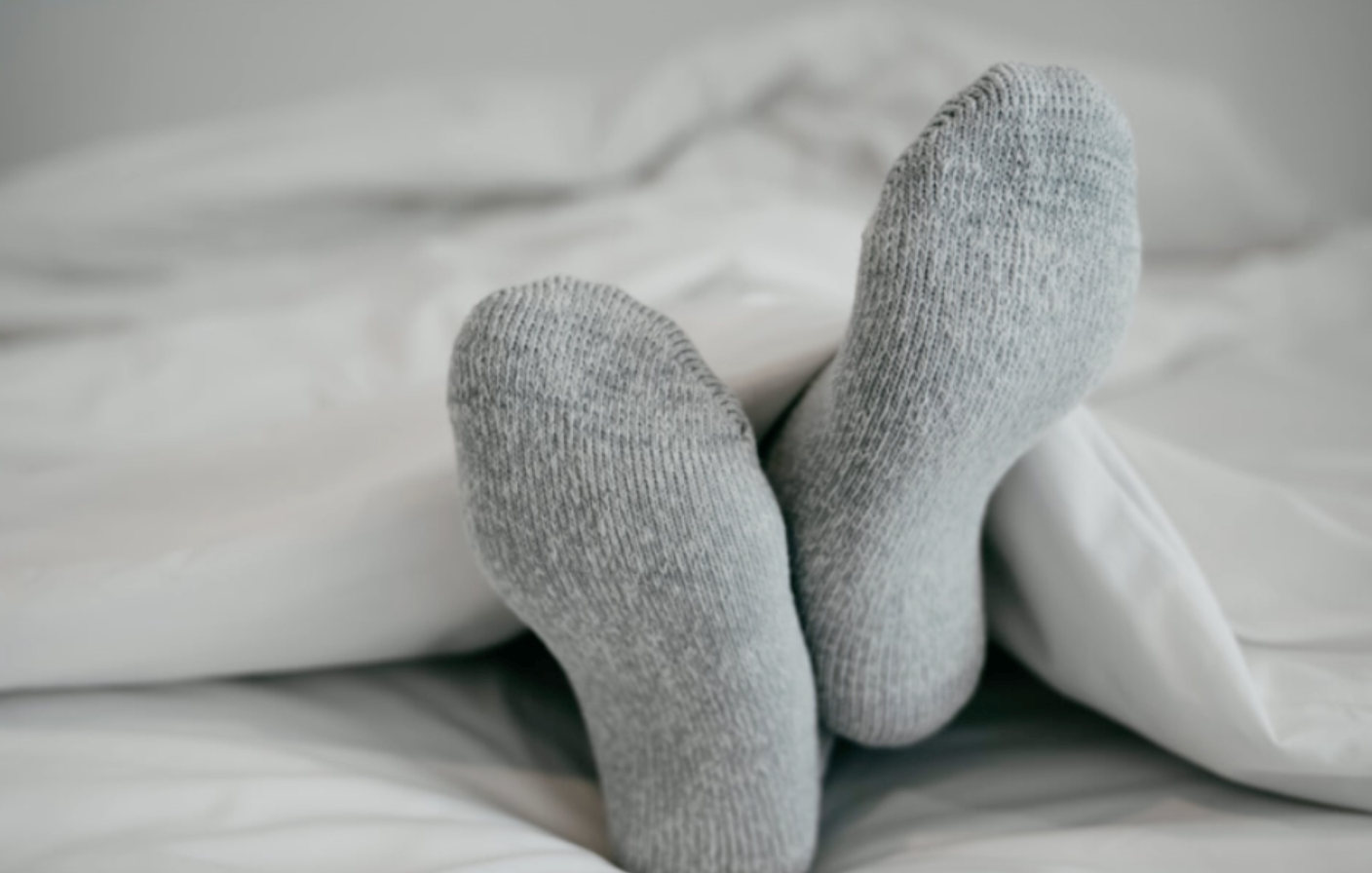 為什么醫(yī)生勸你冬天穿襪子睡覺？這些好處讓人意想不到