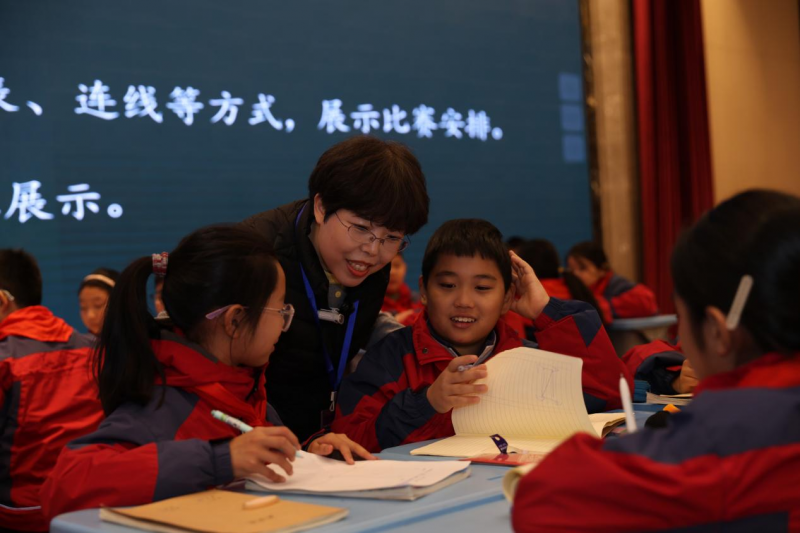 一場(chǎng)“跨粵山河”的教學(xué)研討，為教育高質(zhì)量發(fā)展“輸出”創(chuàng)新范式