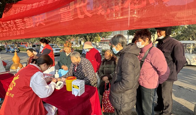 志愿同行·醫(yī)暖天中！駐馬店市第二中醫(yī)院以中醫(yī)力量護(hù)航百姓健康