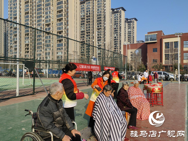 駐馬店天中義工聯(lián)合會(huì)開展國際志愿者日主題活動(dòng)