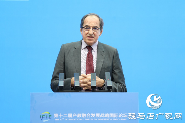 第十二屆產(chǎn)教融合發(fā)展戰(zhàn)略國際論壇主場報告在黃淮學(xué)院舉行