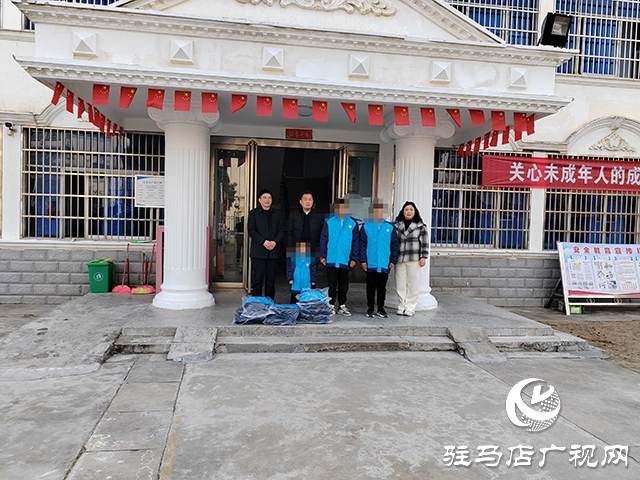河南藍(lán)盾保安集團(tuán):暖冬贈(zèng)衣傳大愛 情系童心護(hù)成長