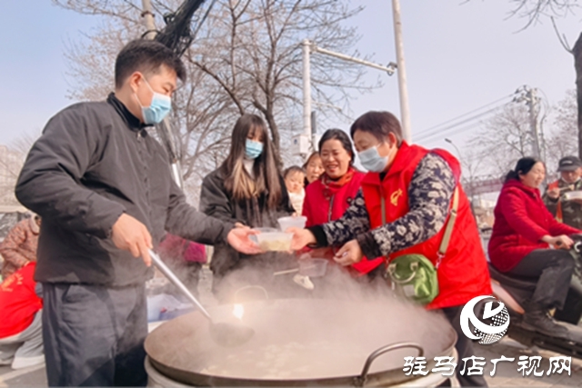 冬至餃子香 情暖社區(qū)老人心