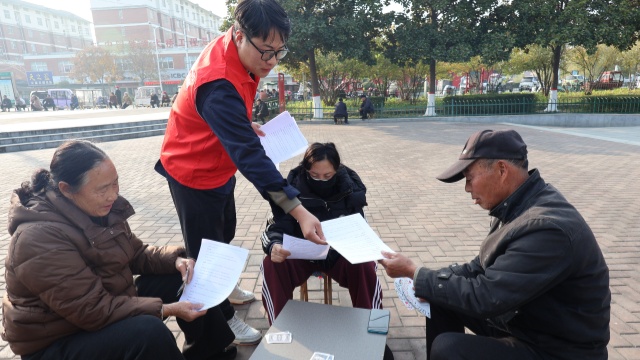 國網(wǎng)泌陽縣供電公司開展老年人防范詐騙知識(shí)宣傳活動(dòng)