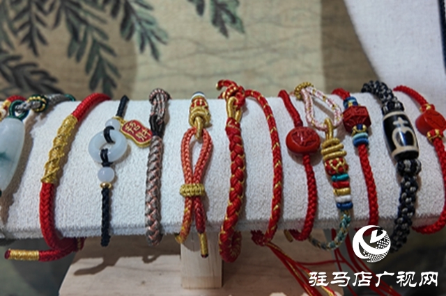 中國傳統(tǒng)繩結(jié)技藝傳承 美好寓意點(diǎn)綴現(xiàn)代生活