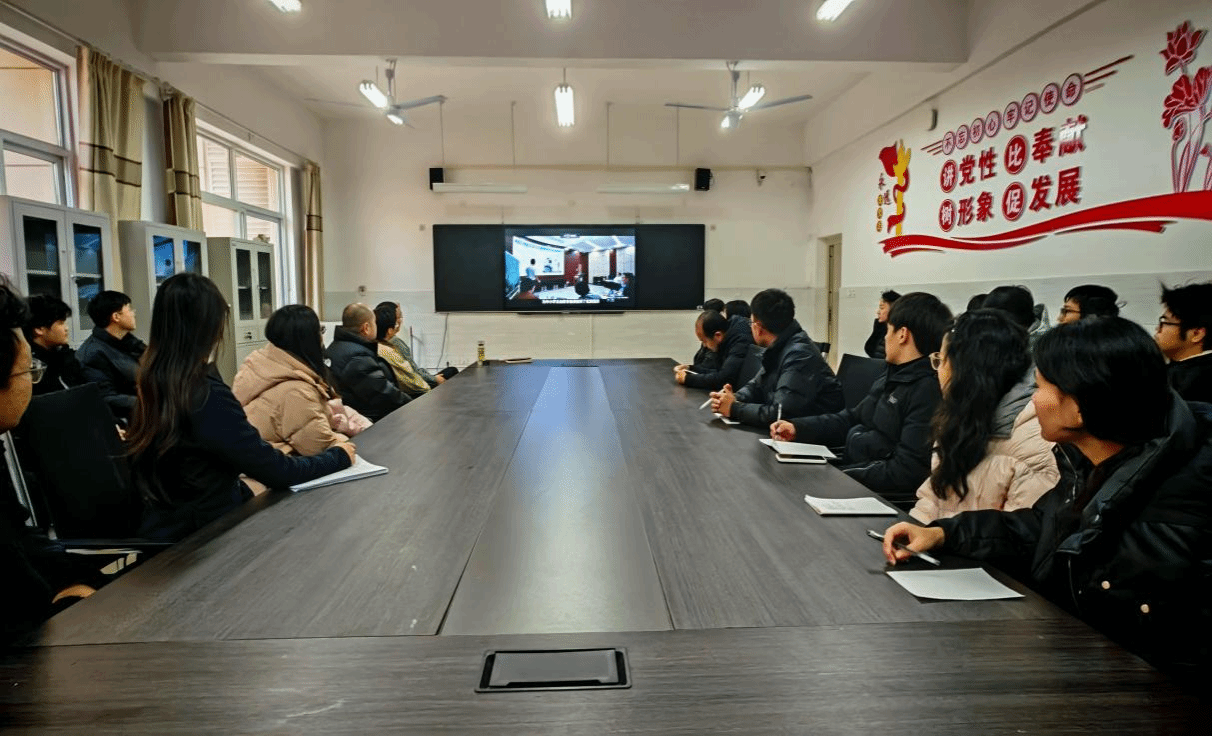 弘揚(yáng)法治精神 筑牢育人根基——駐馬店職業(yè)技術(shù)學(xué)院信息工程學(xué)院開(kāi)展“憲法宣傳周”系列教育活動(dòng)