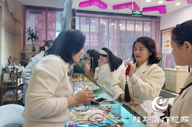 中國傳統(tǒng)繩結(jié)技藝傳承 美好寓意點(diǎn)綴現(xiàn)代生活