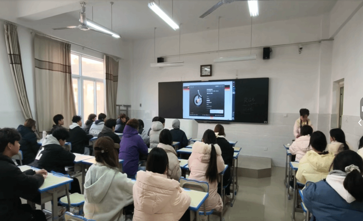 弘揚(yáng)法治精神 筑牢育人根基——駐馬店職業(yè)技術(shù)學(xué)院信息工程學(xué)院開(kāi)展“憲法宣傳周”系列教育活動(dòng)