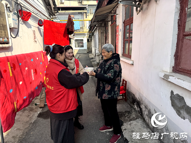 確山縣盤龍街道生產(chǎn)街社區(qū)開展 &ldquo;情暖冬至，餃香鄰里&rdquo;主題活動